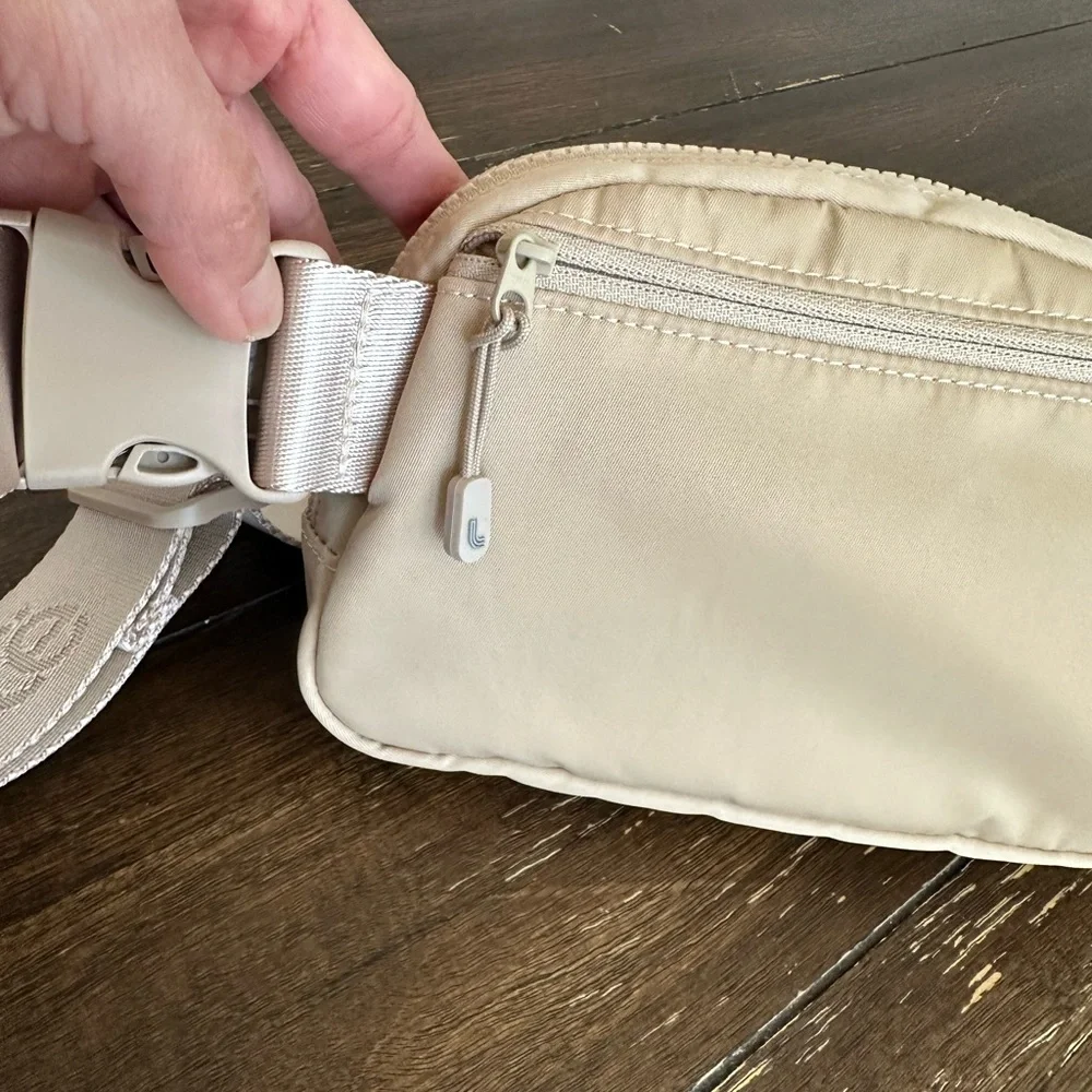 Lole waist pack - Picture 11 of 14